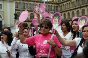 Ataques con ácidos a mujeres en Colombia.